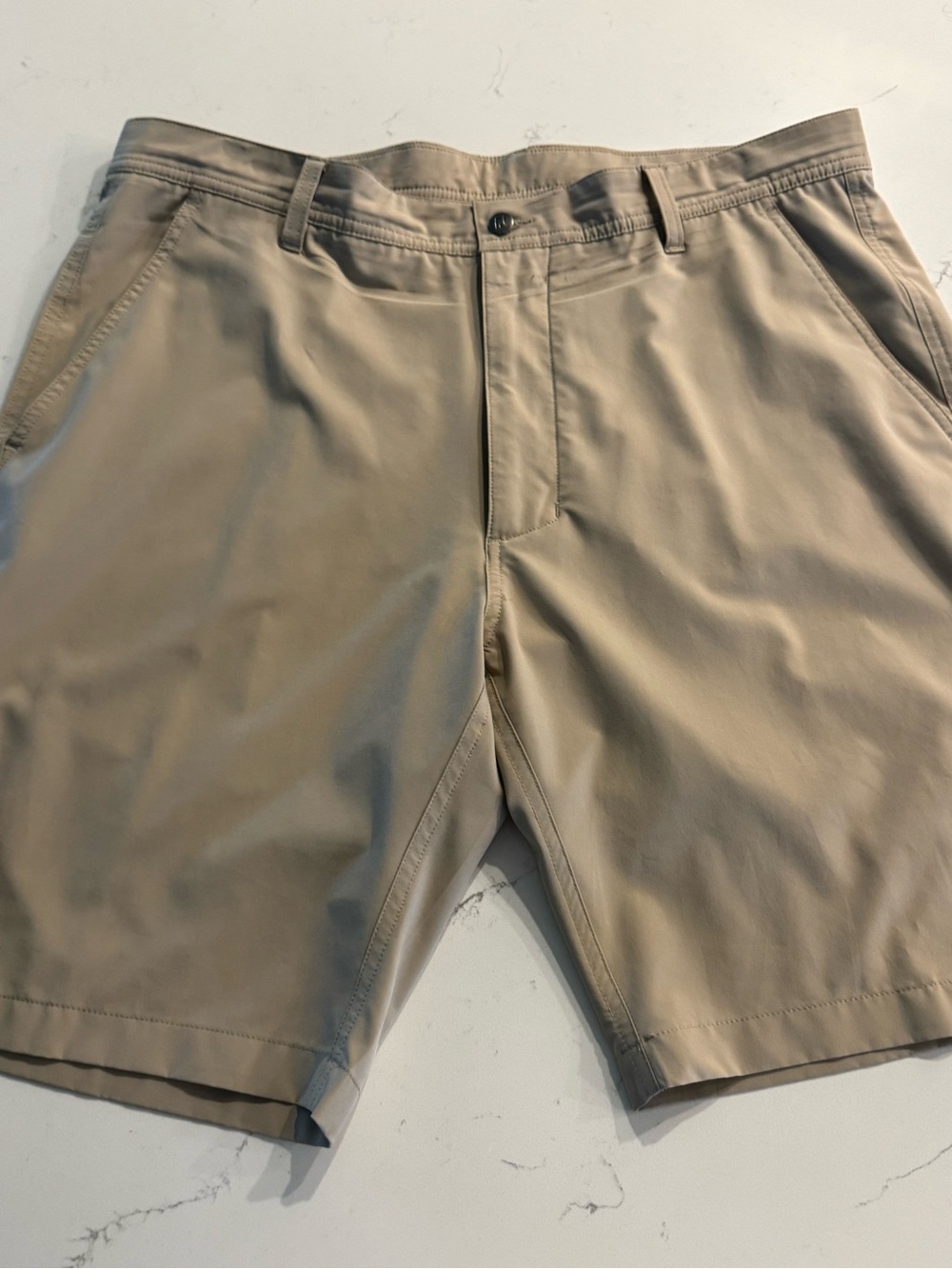 FootJoy Men's Flat-Front Performance Shorts in Tan